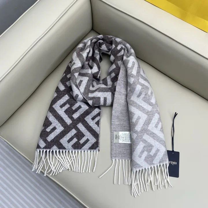 スーパーコピー フェンディ マフラー