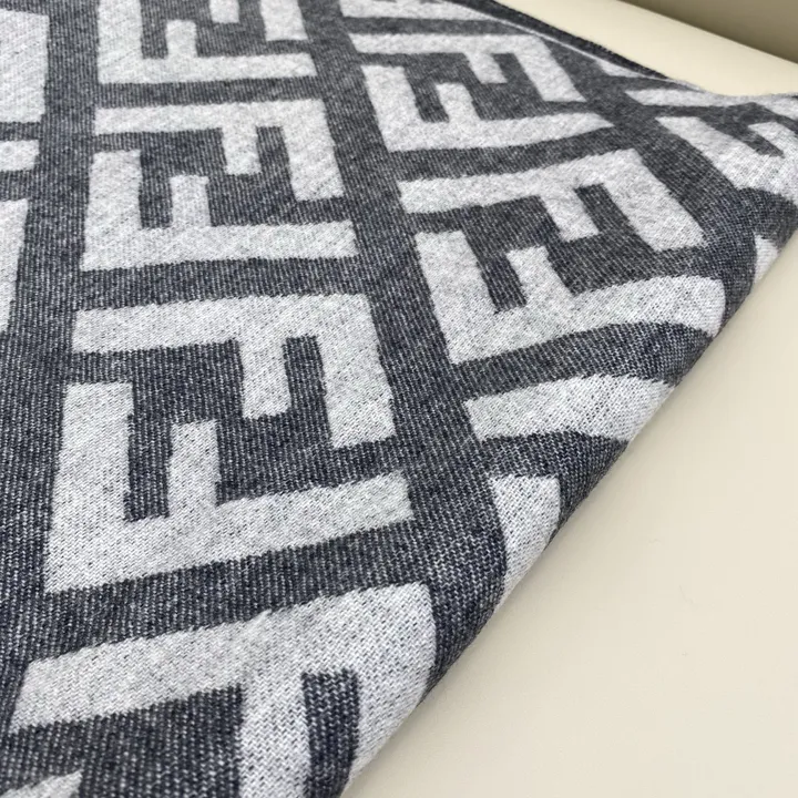 スーパーコピー フェンディ マフラー