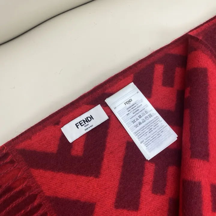 スーパーコピー フェンディ マフラー