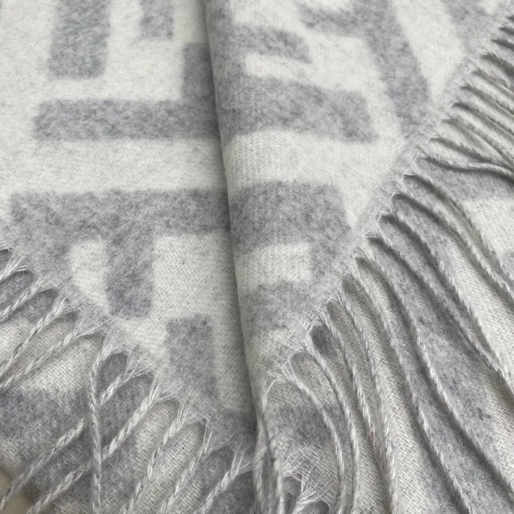 スーパーコピー フェンディ マフラー