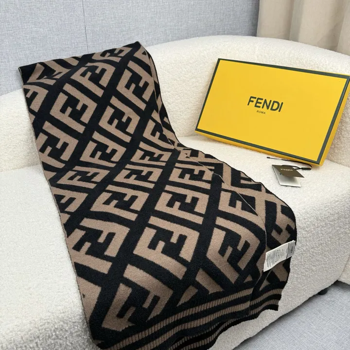 スーパーコピー フェンディ マフラー