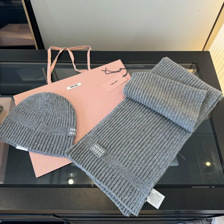 スーパーコピー ミュウミュウ マフラー