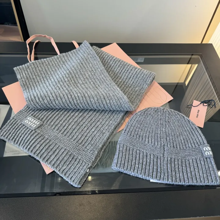 スーパーコピー ミュウミュウ マフラー