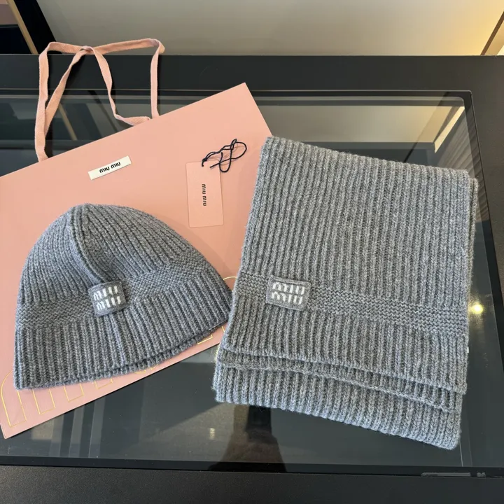 スーパーコピー ミュウミュウ マフラー