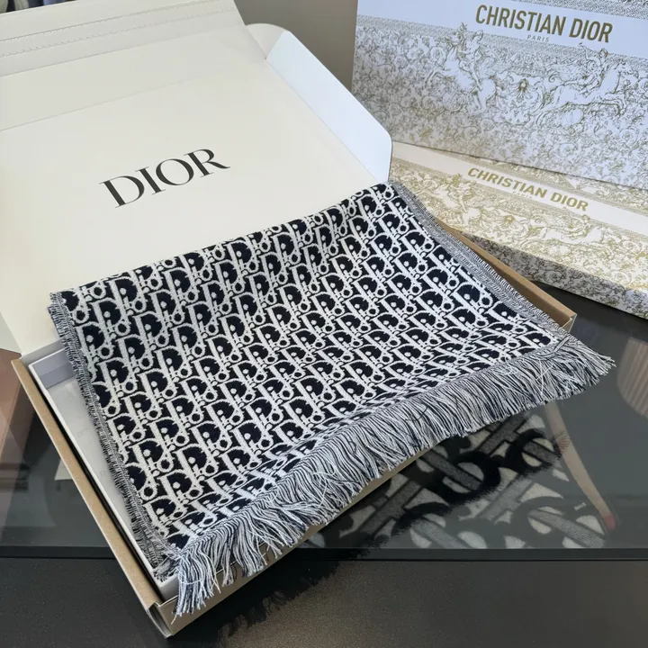 スーパーコピー ディオール マフラー