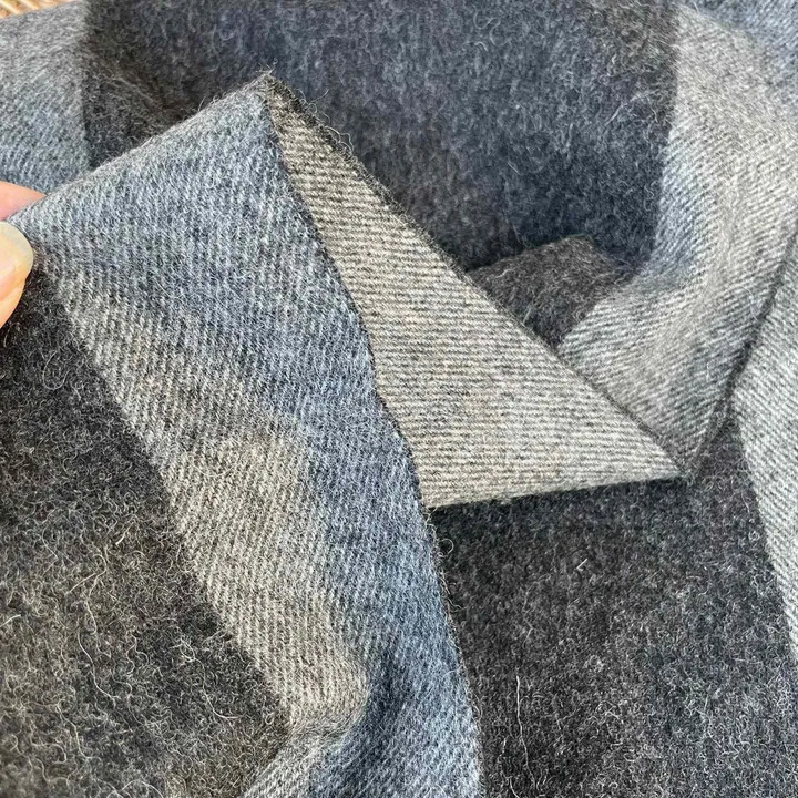 スーパーコピー フェンディ マフラー