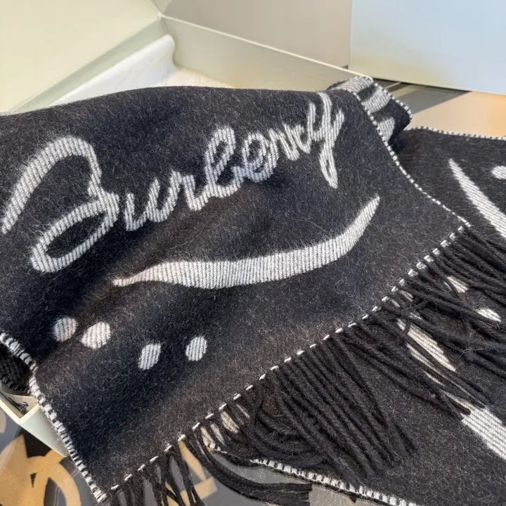 スーパーコピー バーバリー ス マフラー