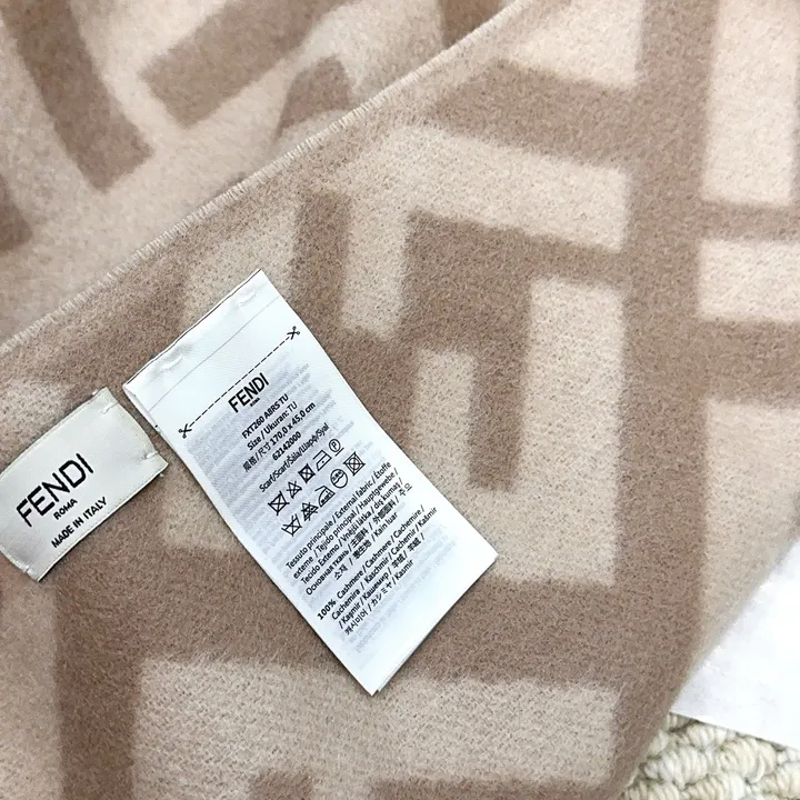 スーパーコピー フェンディ マフラー