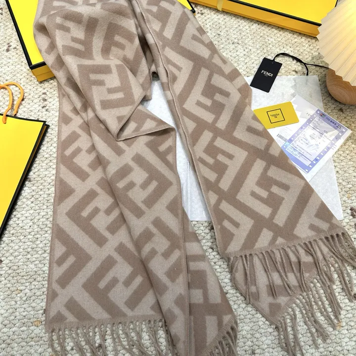 スーパーコピー フェンディ マフラー