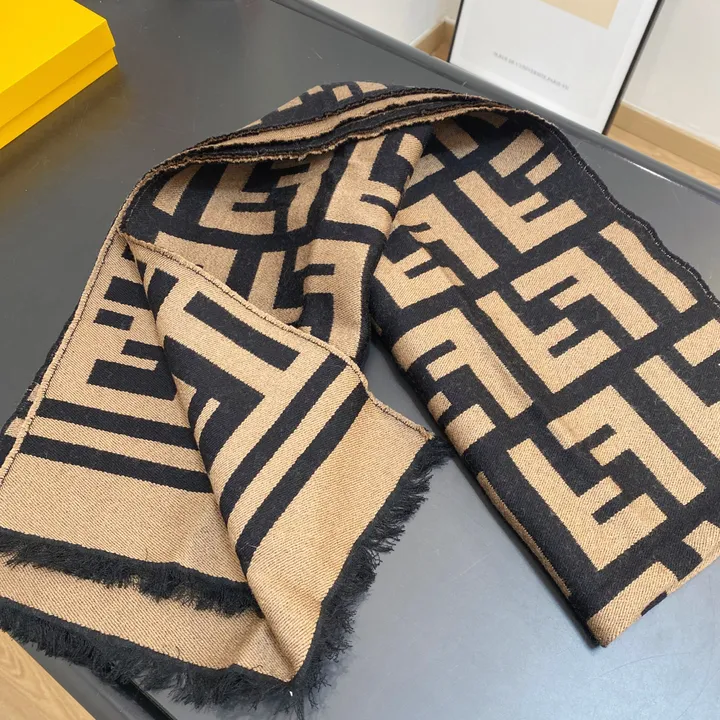 スーパーコピー フェンディ マフラー