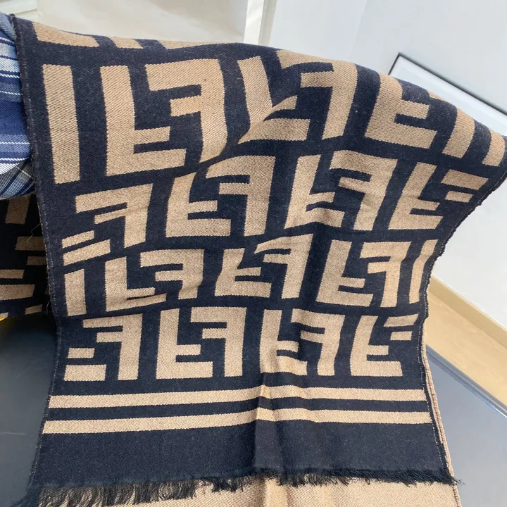 スーパーコピー フェンディ マフラー