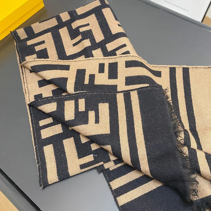 スーパーコピー フェンディ マフラー