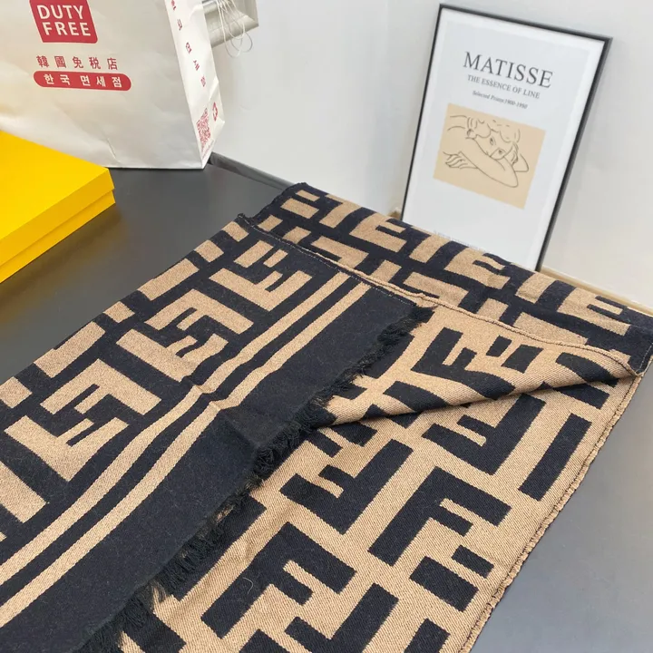 スーパーコピー フェンディ マフラー