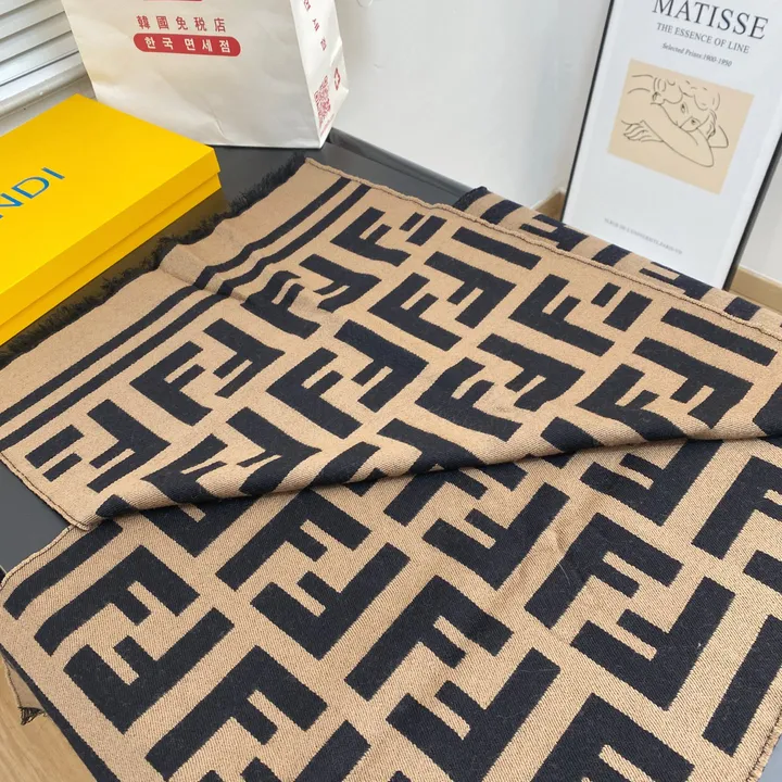 スーパーコピー フェンディ マフラー