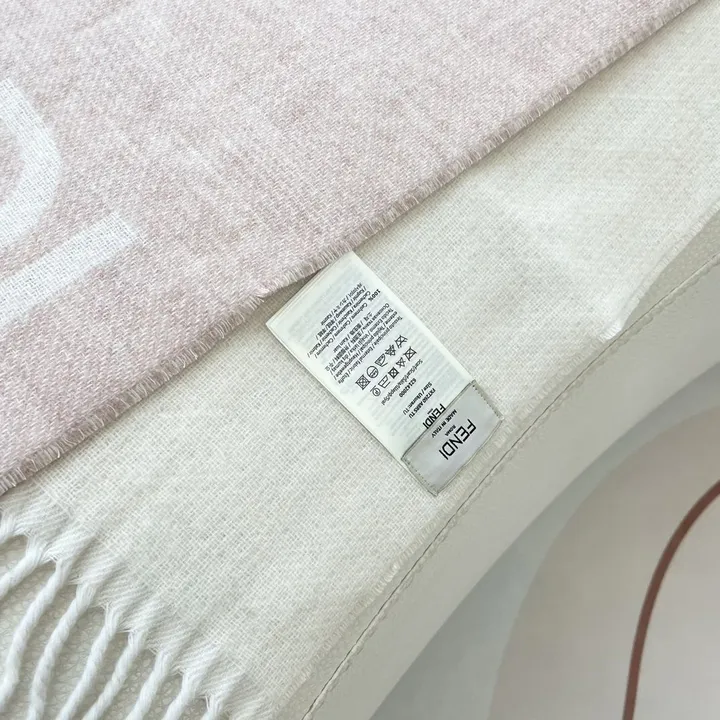 スーパーコピー フェンディ マフラー