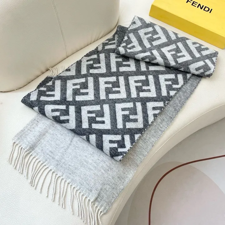 スーパーコピー フェンディ マフラー