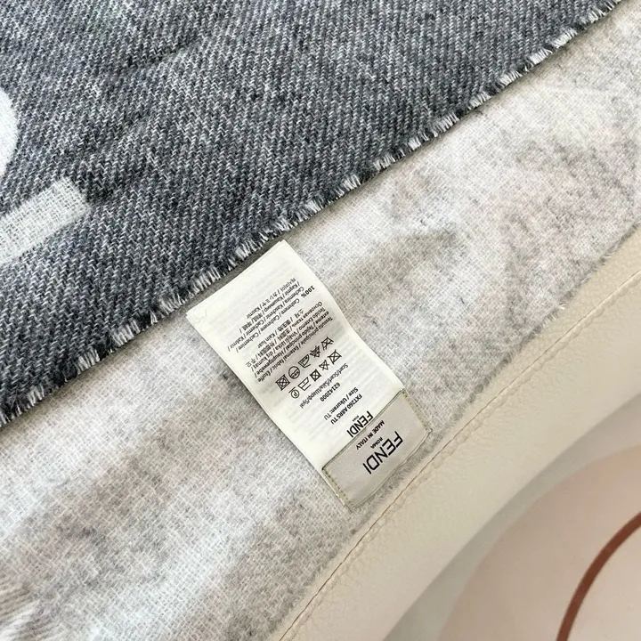 スーパーコピー フェンディ マフラー