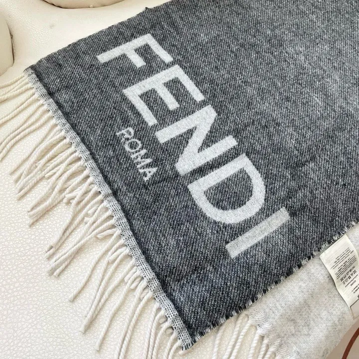 スーパーコピー フェンディ マフラー