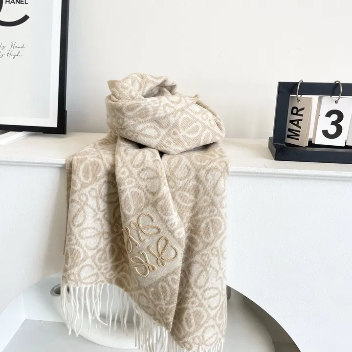 スーパーコピー ロエベ マフラー