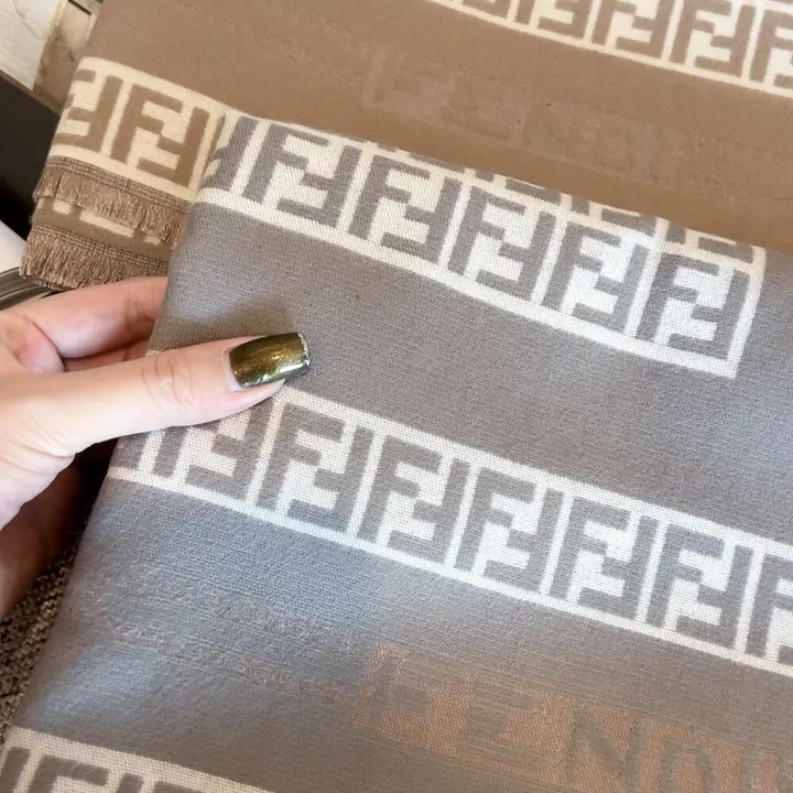 スーパーコピー フェンディ マフラー