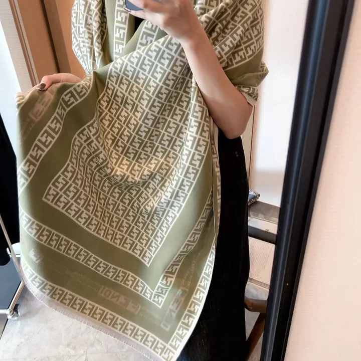 スーパーコピー フェンディ マフラー