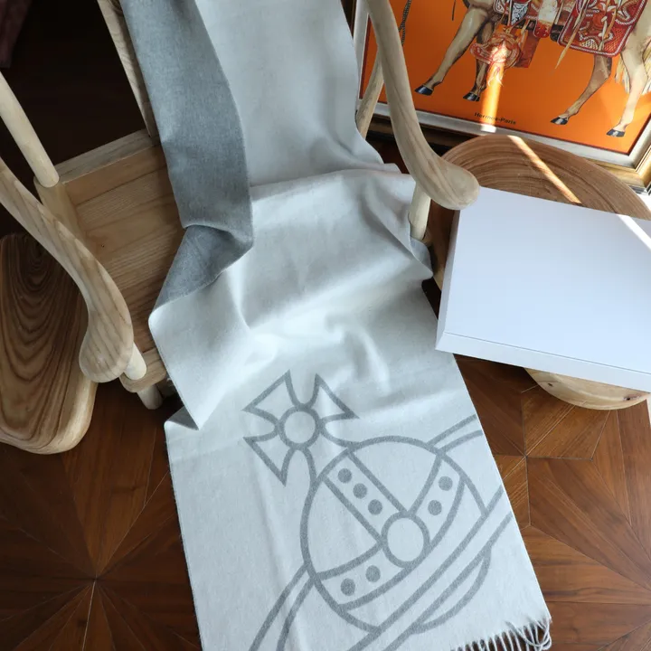 スーパーコピー ヴィヴィアン・ウエストウッド マフラー