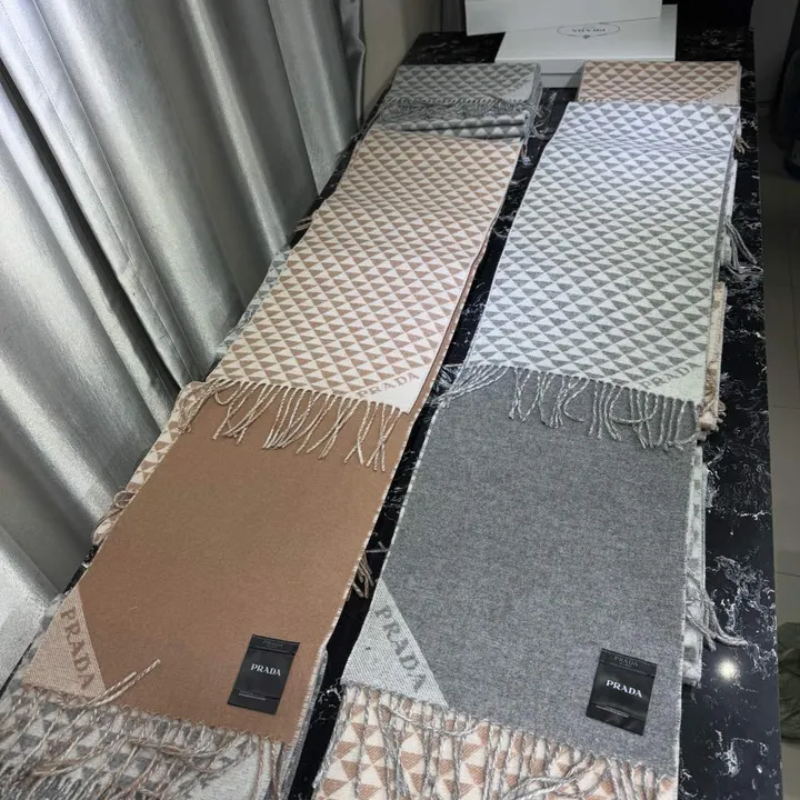 スーパーコピー プラダ マフラー