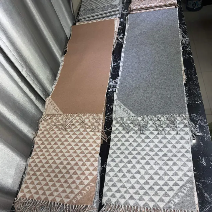 スーパーコピー プラダ マフラー