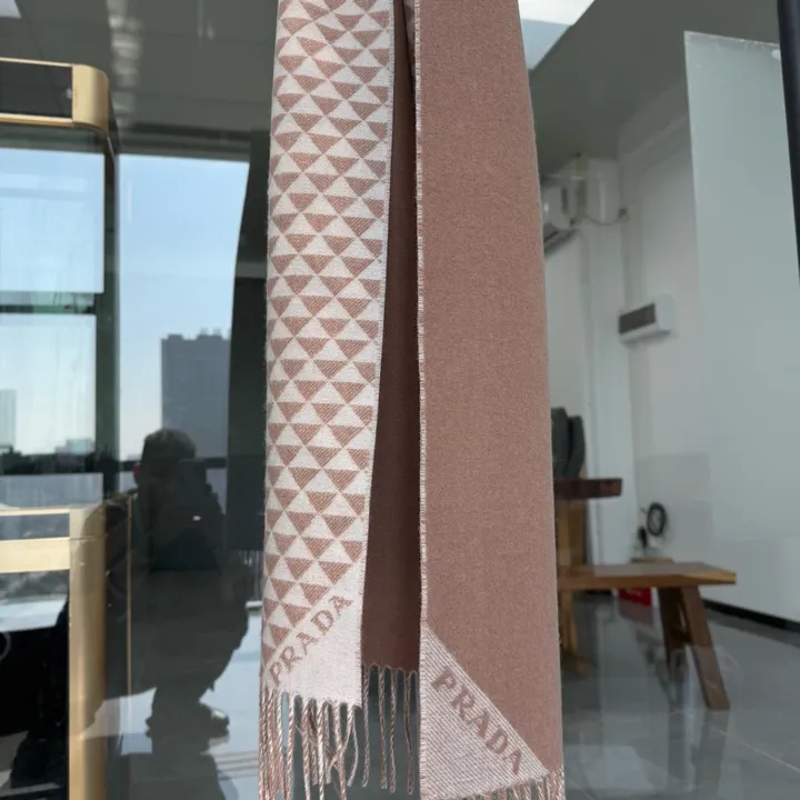 スーパーコピー プラダ マフラー