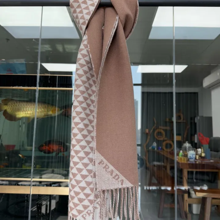 スーパーコピー プラダ マフラー