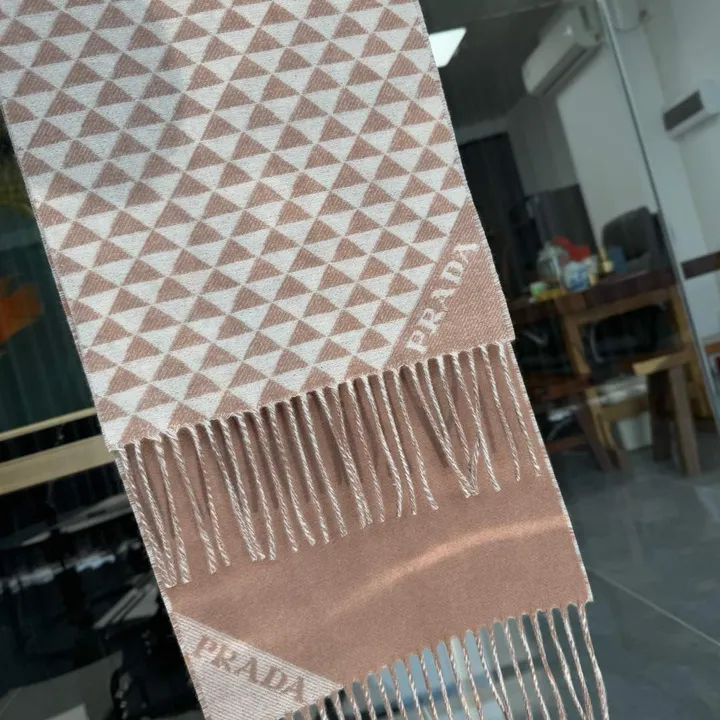 スーパーコピー プラダ マフラー