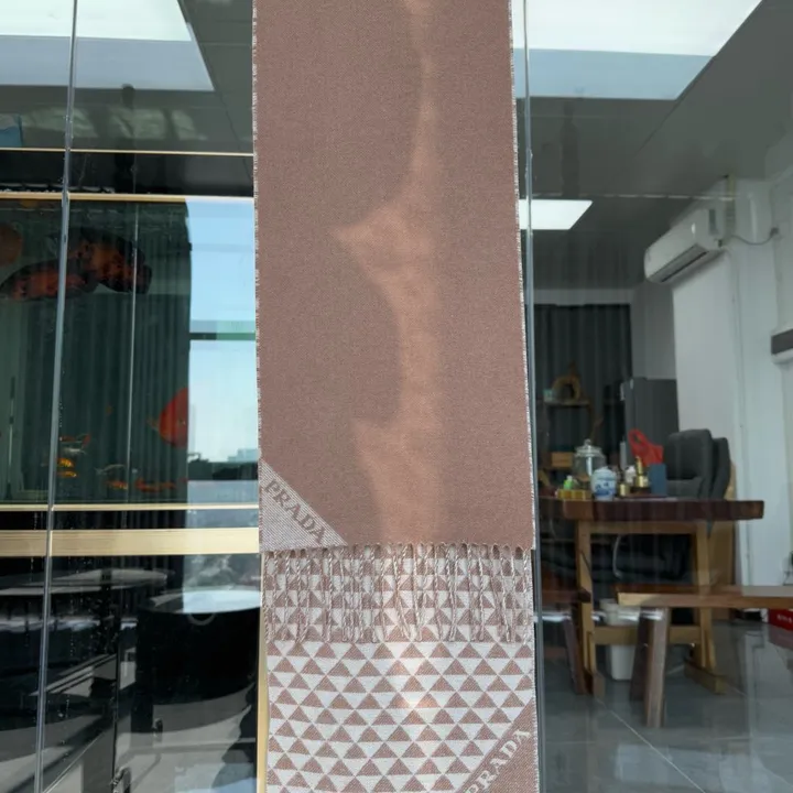 スーパーコピー プラダ マフラー