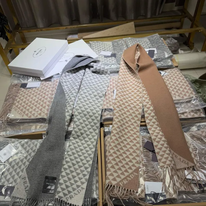 スーパーコピー プラダ マフラー