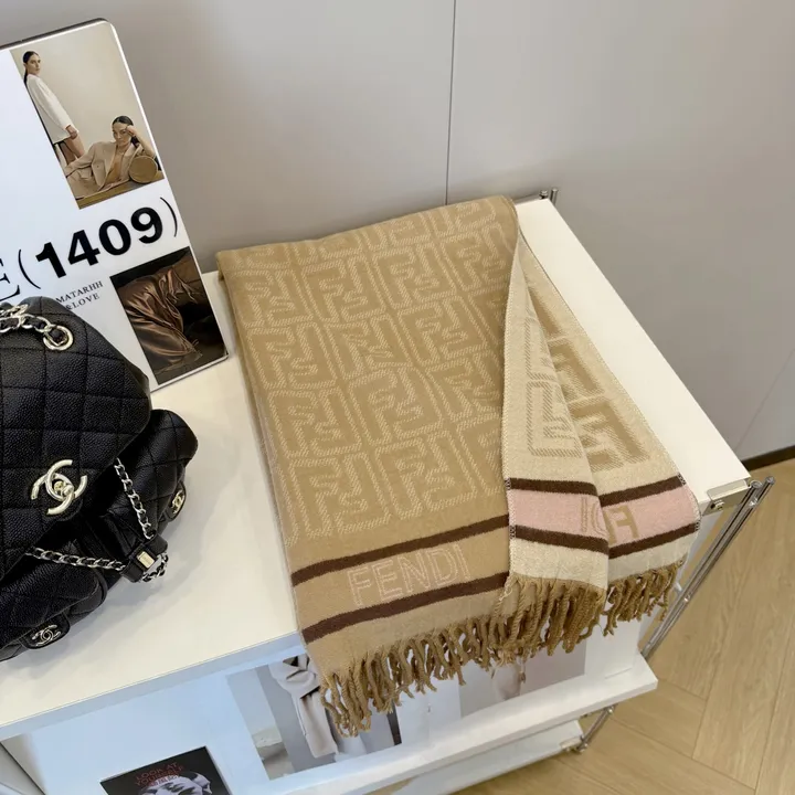 スーパーコピー フェンディ マフラー