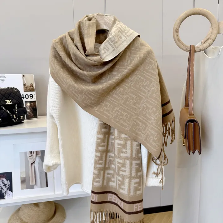 スーパーコピー フェンディ マフラー