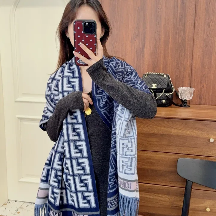 スーパーコピー フェンディ マフラー