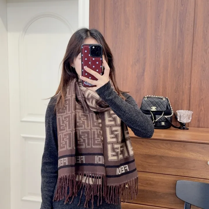 スーパーコピー フェンディ マフラー