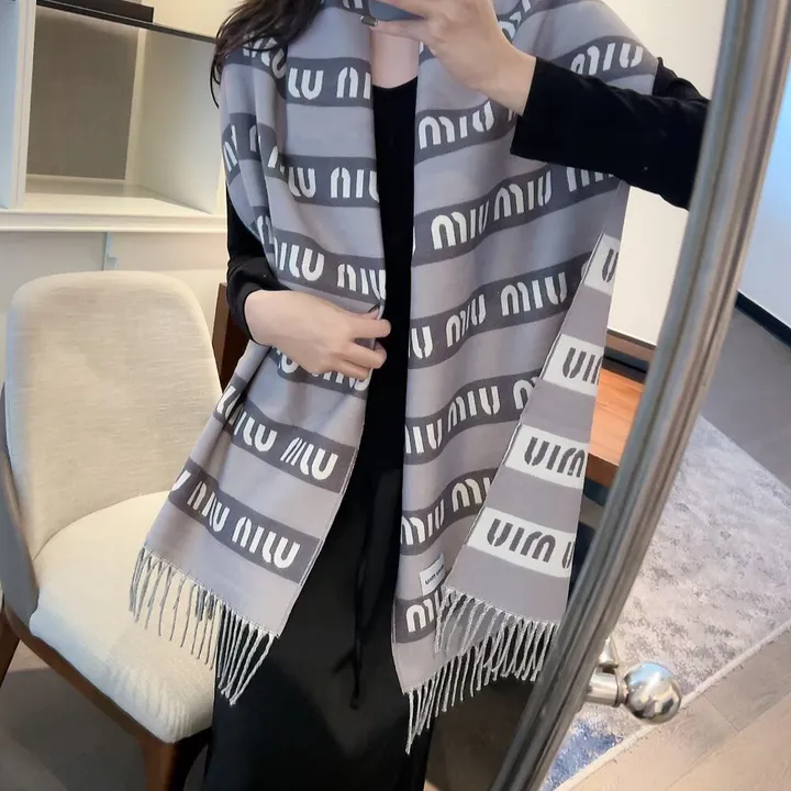 スーパーコピー ミュウミュウ マフラー