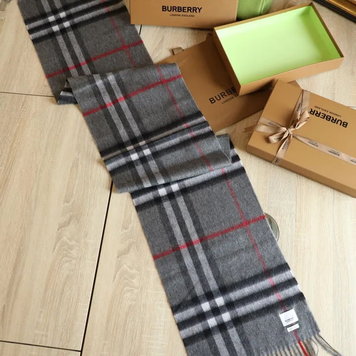 スーパーコピー バーバリー ス マフラー