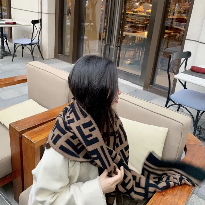 スーパーコピー フェンディ マフラー