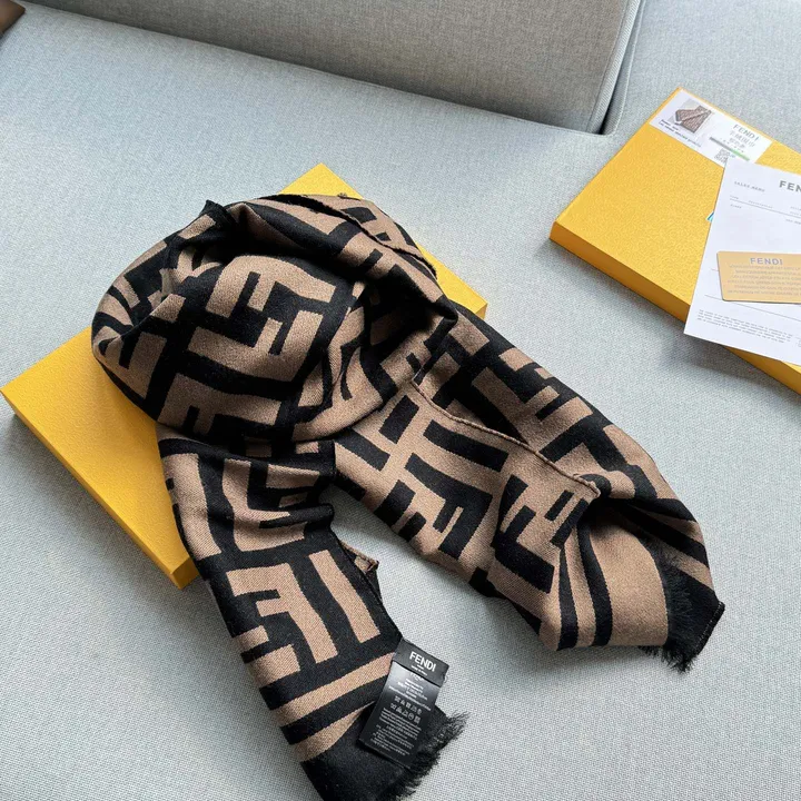 スーパーコピー フェンディ マフラー