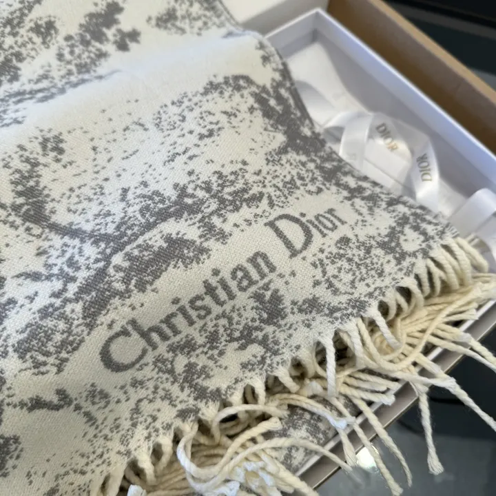 スーパーコピー ディオール マフラー