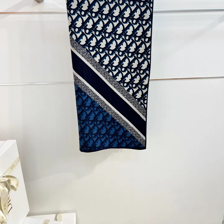 スーパーコピー ディオール マフラー