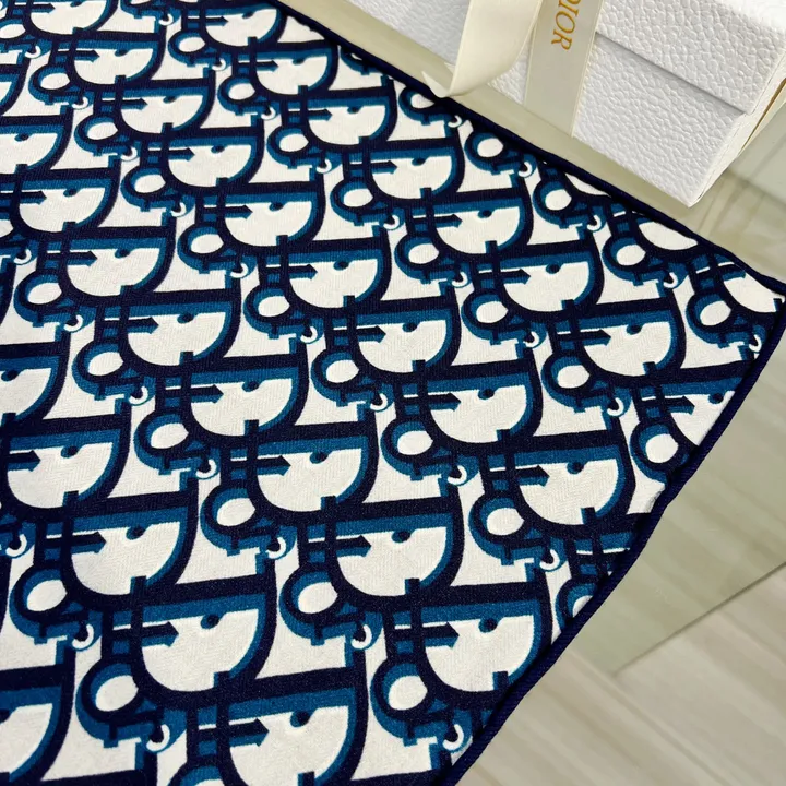 スーパーコピー ディオール マフラー