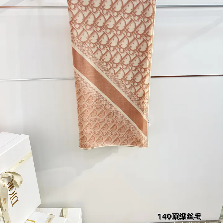 スーパーコピー ディオール マフラー