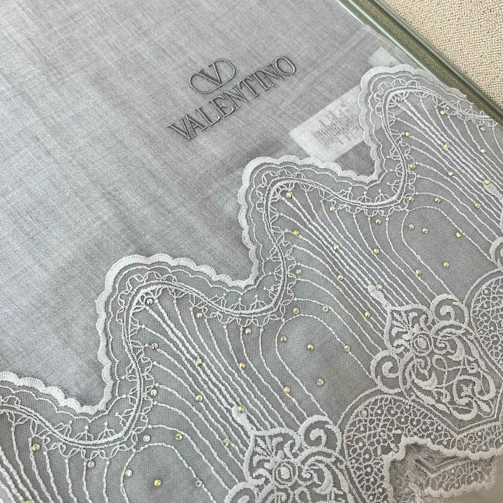 スーパーコピー ヴァレンティノ マフラー