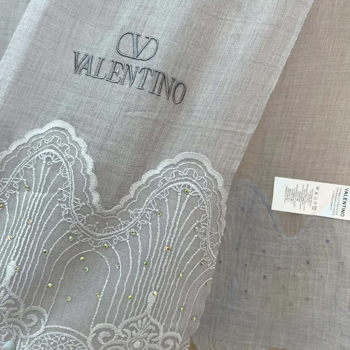 スーパーコピー ヴァレンティノ マフラー