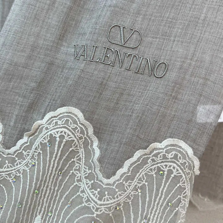 スーパーコピー ヴァレンティノ マフラー