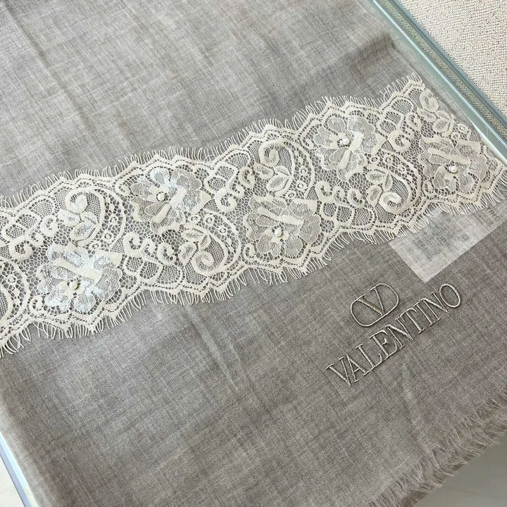 スーパーコピー ヴァレンティノ マフラー