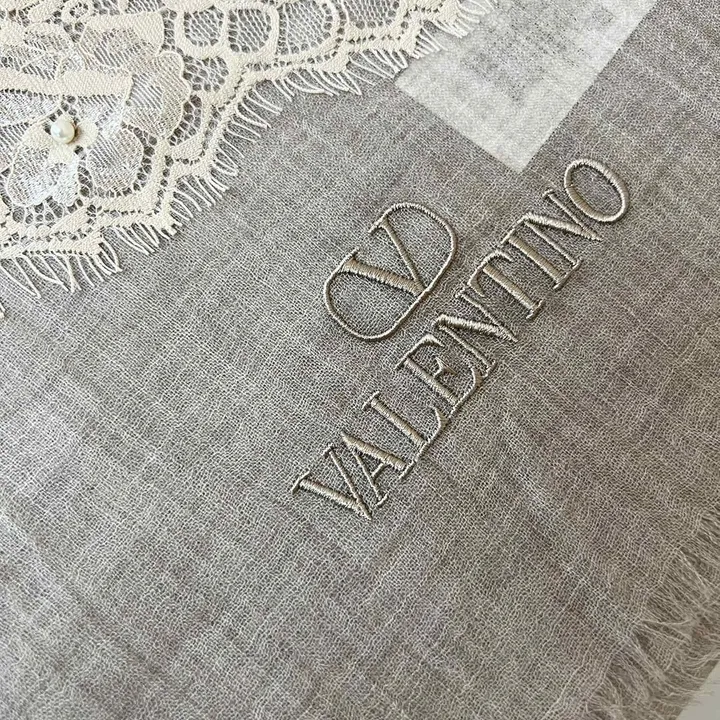 スーパーコピー ヴァレンティノ マフラー